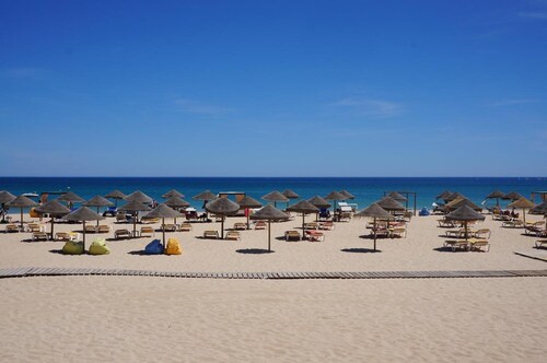 Apartment 'Monte Gordo Beach Flat with Balcony' with Balcony, Wi-Fi and Air Conditioning