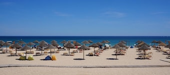 Apartment 'Monte Gordo Beach Flat with Balcony' with Balcony, Wi-Fi and Air Conditioning