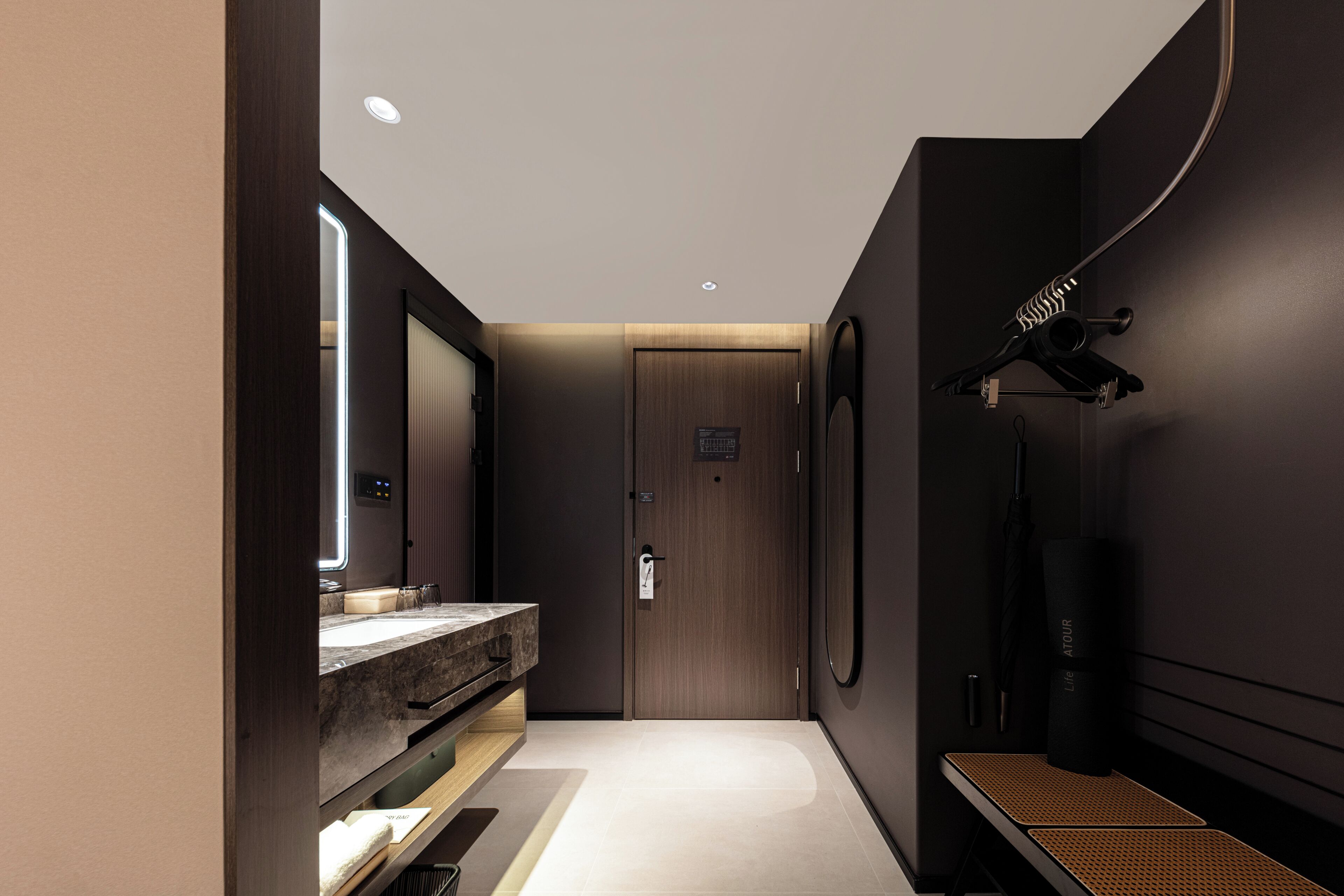 Premier Twin Room, City View | Bathroom | Shower, rainfall showerhead, hair dryer, towels