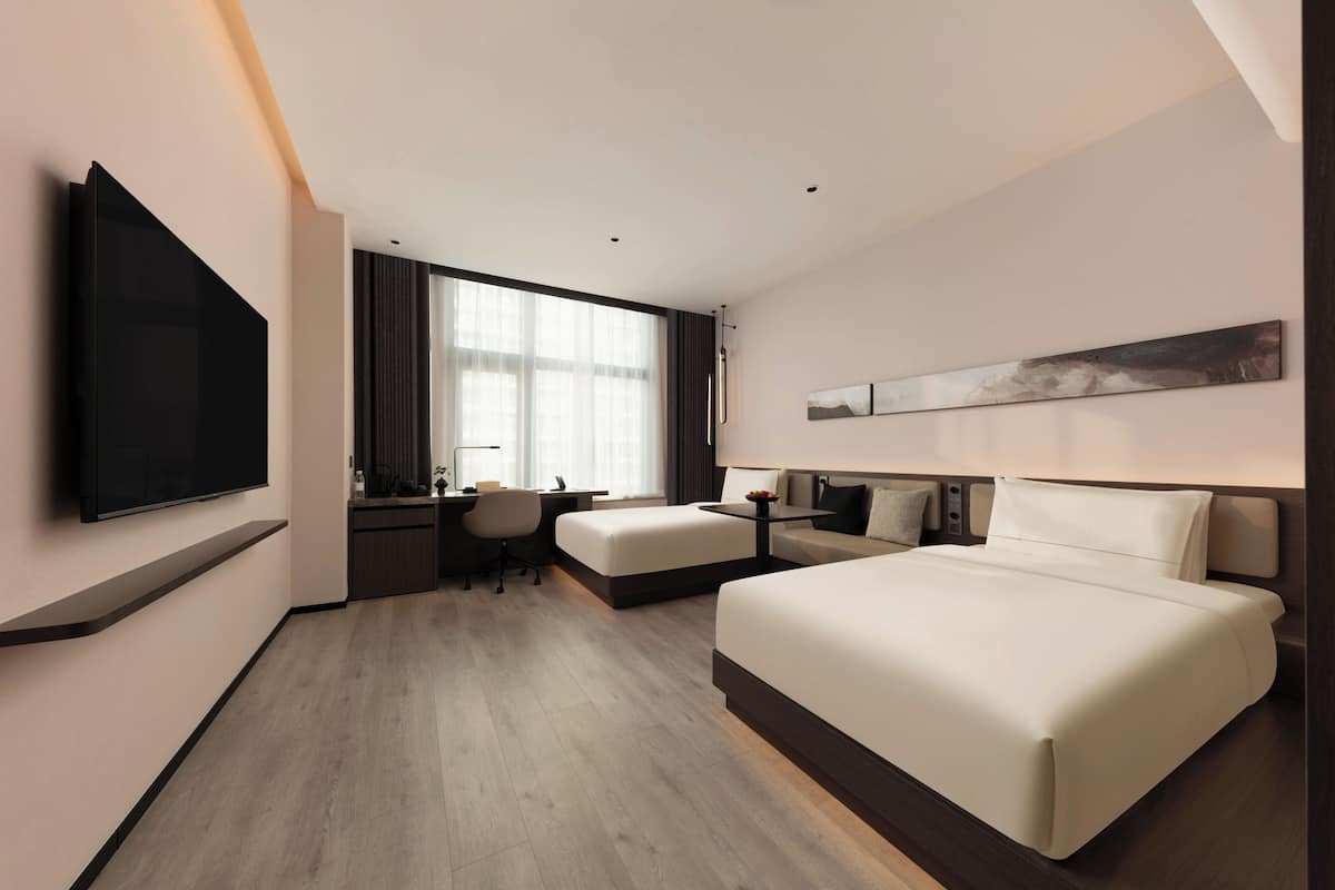 Habitación Premier con 2 camas individuales, vista a la ciudad | Ropa de cama de alta calidad, edredón y camas con efecto memoria