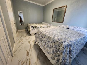 Room - Andros Waterside Retreat One-Bedroom Suite 2 full beds (South Andros)