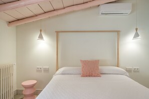 1 habitación, tabla de planchar con plancha, wifi y ropa de cama 