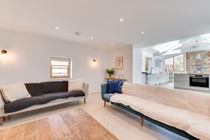 TV - 5 Bed in Croyde (oc-croydb) (Croyde)