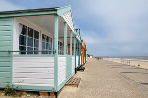 Beach - 6 Bed in Southwold (oc-flgr) (Southwold)
