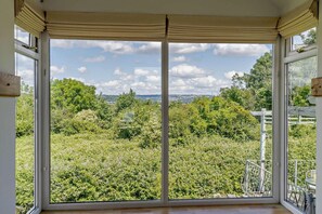 Unclassified image, 2 of 22, button - 3 Bed in Mumbles (oc-b27725) (The Mumbles)