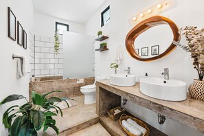 Departamento, vista a la ciudad | Baño
