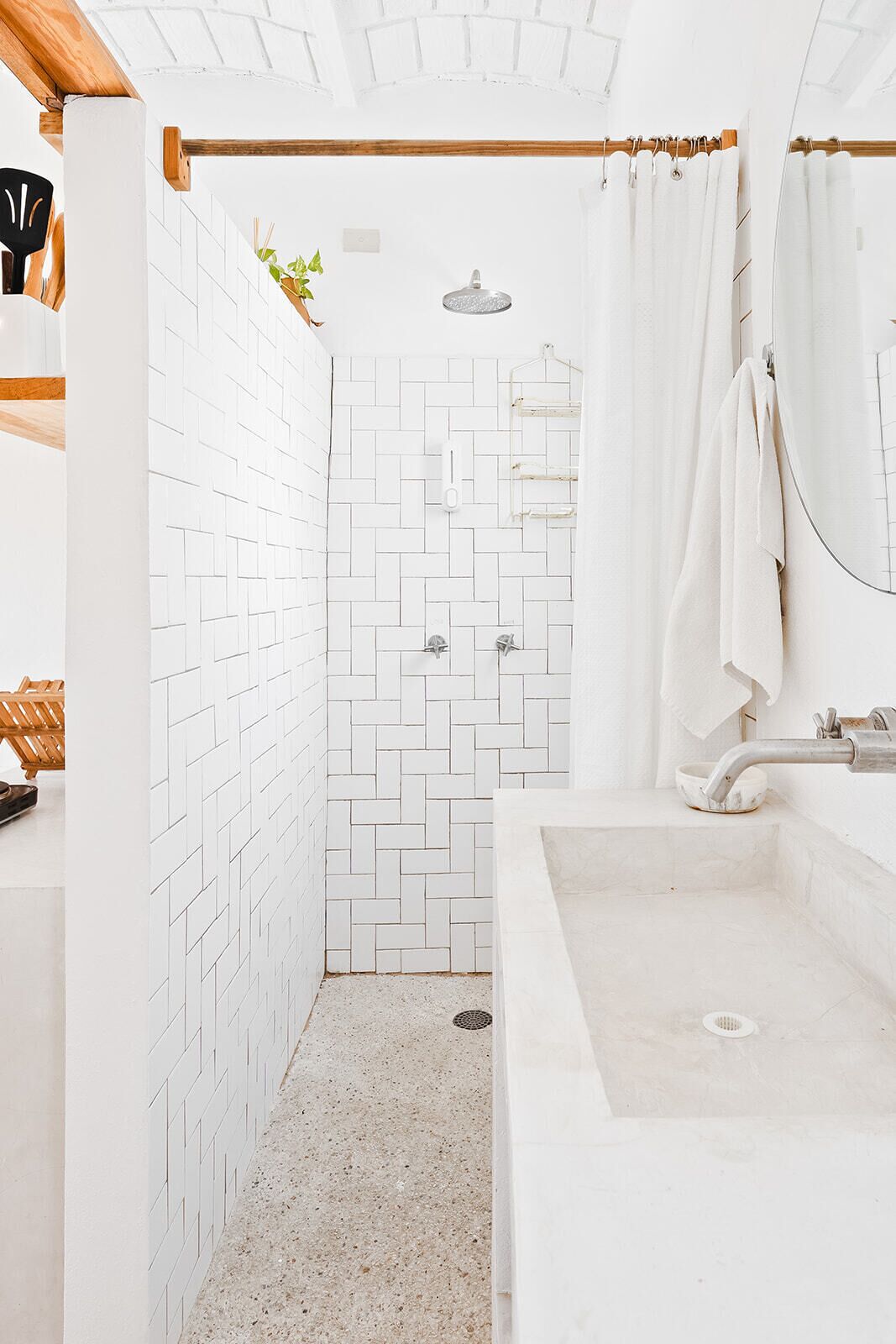 Basic Studio Suite, Courtyard View | Bathroom