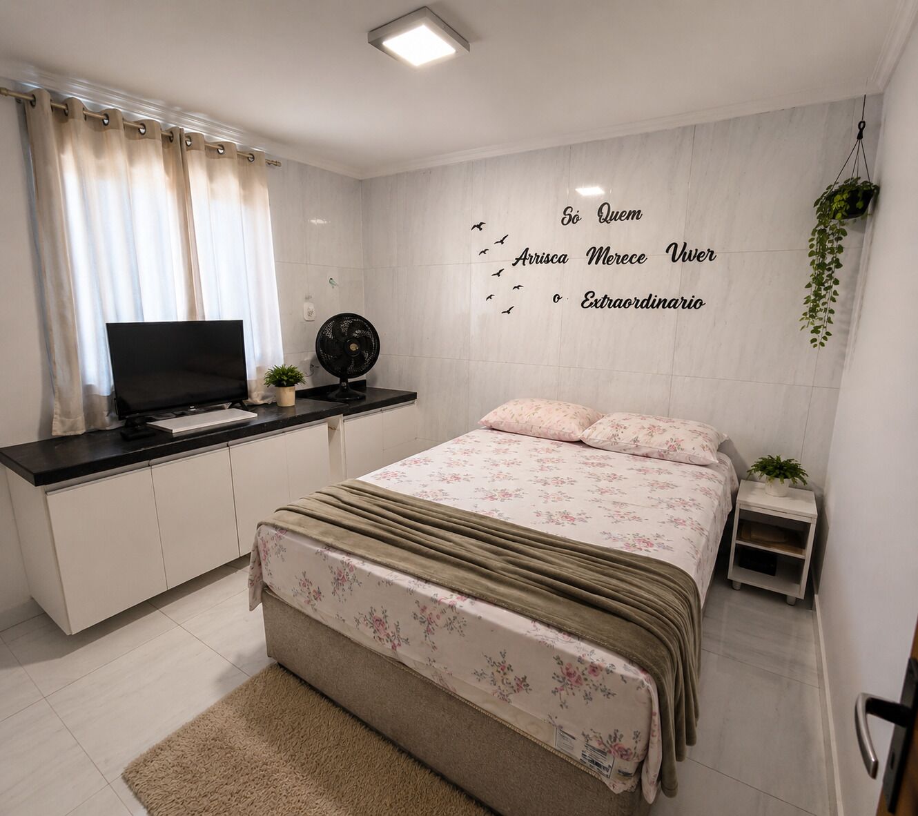 Iron/ironing board, internet, bed sheets