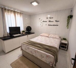 Iron/ironing board, internet, bed sheets