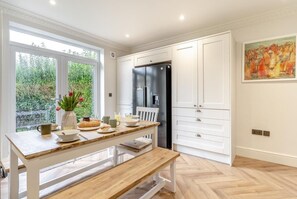 Dining - 4 Bed in Mumbles (oc-g29069) (The Mumbles)