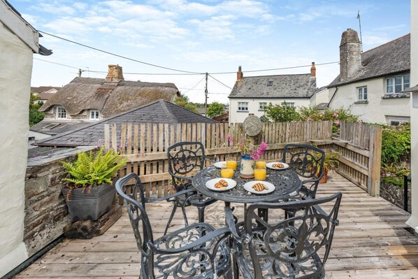 Outdoor dining - 2 Bed in Westleigh (oc-c29474) (Westleigh)