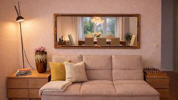 Apartment, 4 Bedrooms, Smoking | Living room