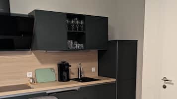 Réfrigérateur, four, plaque de cuisson, lave-vaisselle