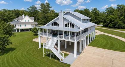 Spacious 4BR River Retreat Near Biloxi Beaches