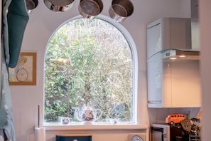 Interior - 2 Bed in Brighstone (oc-c31768) (Brighstone)