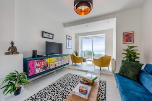 TV - 4 Bed in Saltdean (oc-a32366) (Saltdean)
