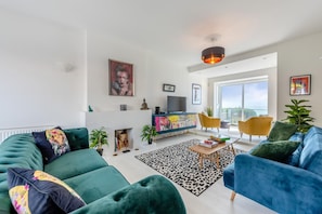 TV - 4 Bed in Saltdean (oc-a32366) (Saltdean)