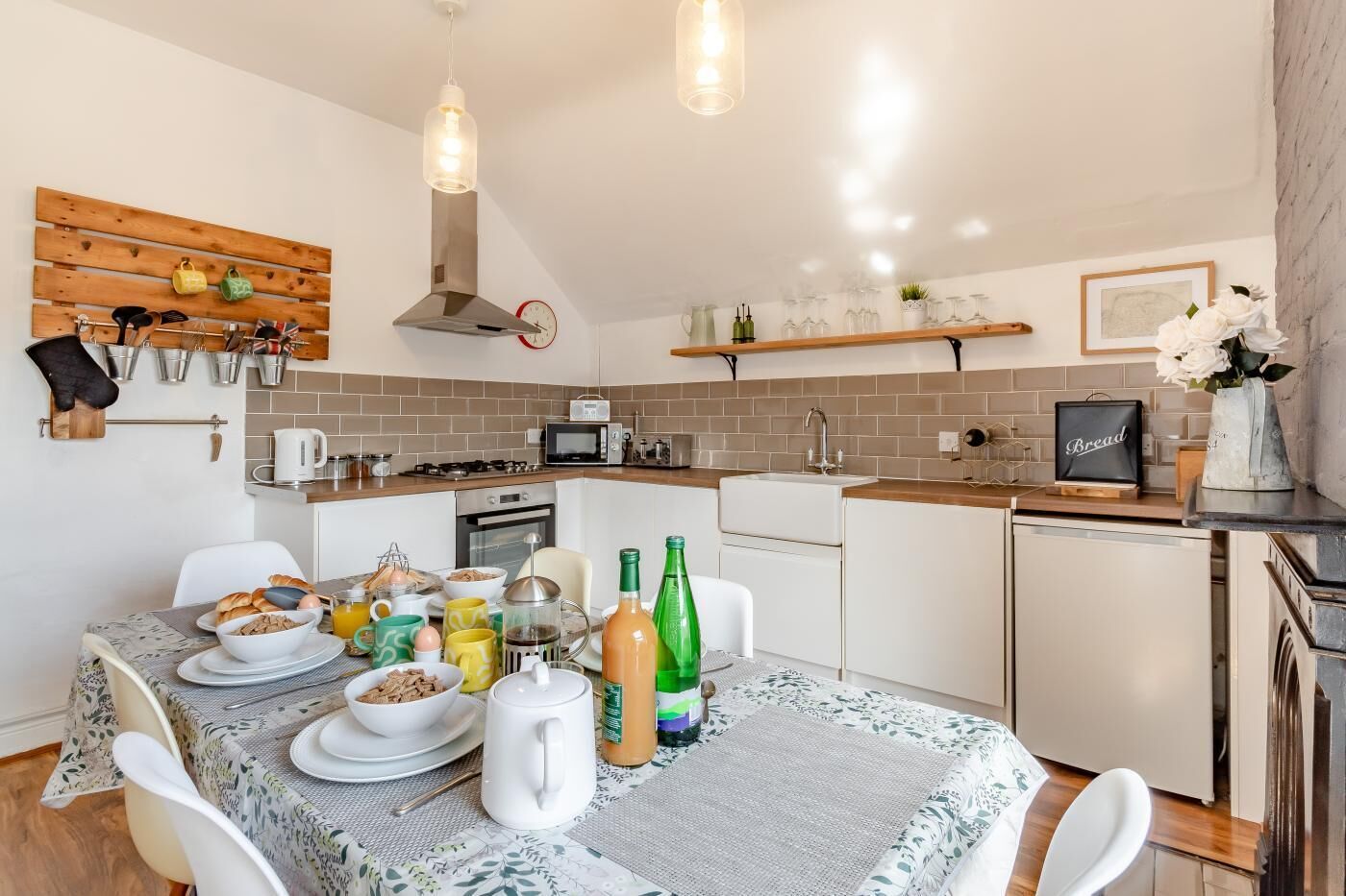 Microwave, oven, cookware/dishes/utensils