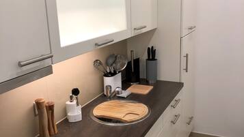 Suite | Eigene Küche | Kühlschrank, Mikrowelle, Herdplatte, Geschirrspüler