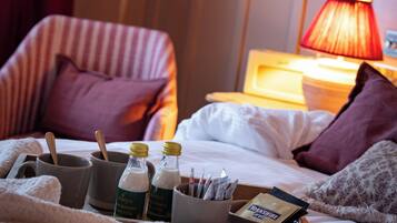 Luxury Double Room | In-room safe, desk, iron/ironing board, free WiFi