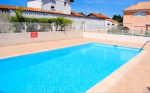 Pool - Vrbo Property (Marseillan)
