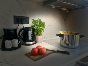 Kaffee und/oder Kaffeemaschine