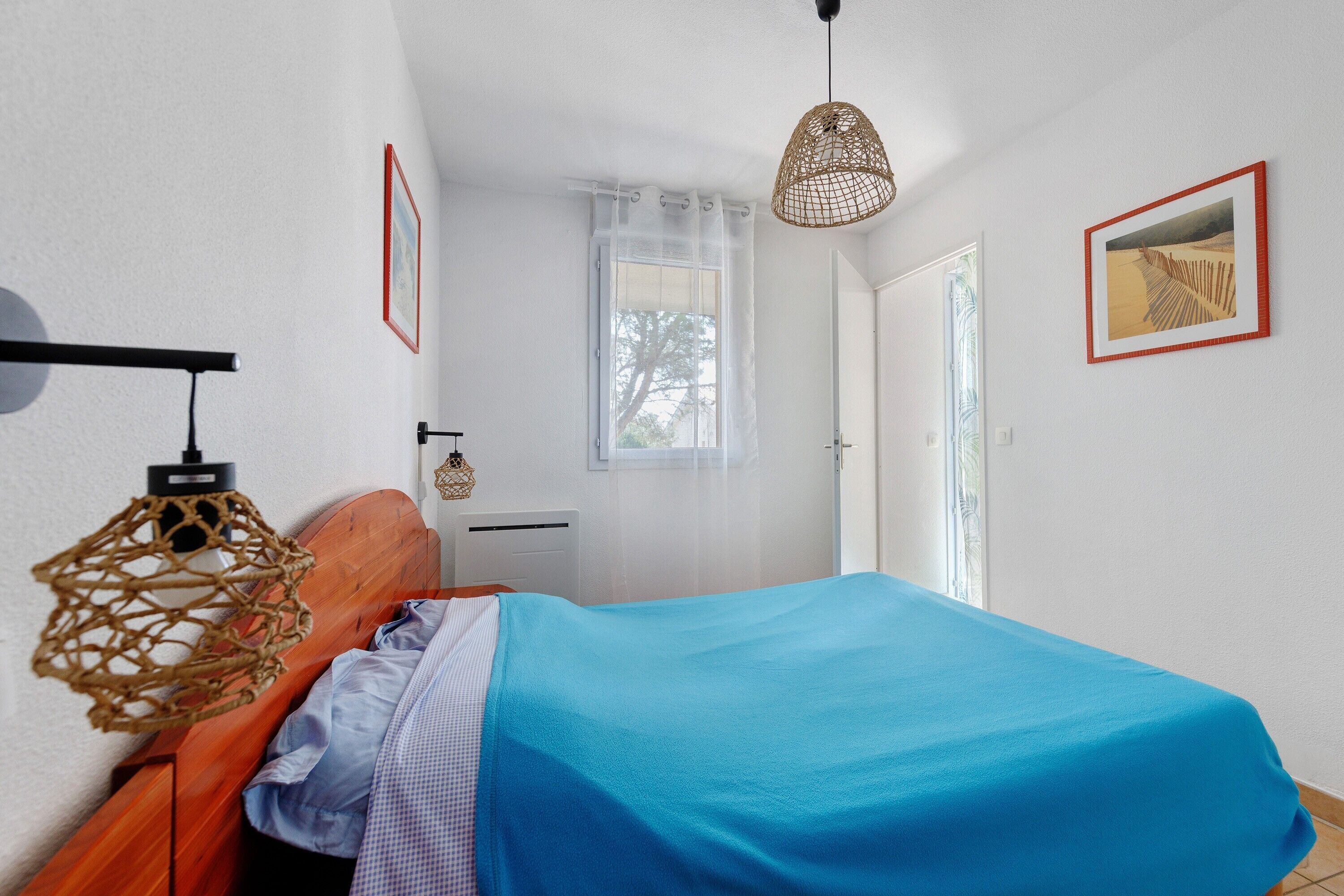 Iron/ironing board, WiFi