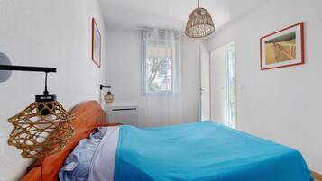 Iron/ironing board, WiFi