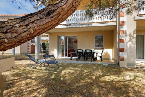 Apartment 'Chez Coco Avec Piscine' with Wi-Fi
