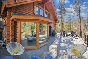 Outdoor dining - Breckenridge Outdoor Oasis | Pool Table + Hot Tub (Breckenridge)