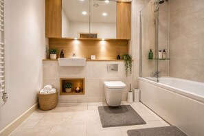 Superior Apartment, City View | Bathroom - Penthouse with Private Terrace 3BR Zone2 (London)