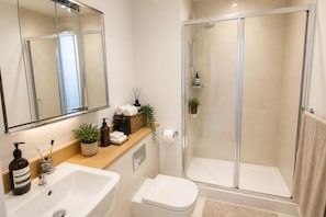 Superior Apartment, City View | Bathroom - Penthouse with Private Terrace 3BR Zone2 (London)
