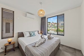 4 Schlafzimmer, Zimmersafe, Bügeleisen/Bügelbrett, Reisekinderbett