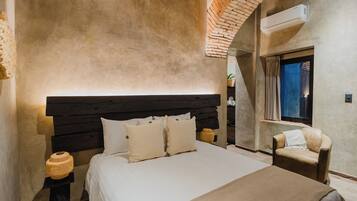 Deluxe Room, Housekeeping, Courtyard View | Premium bedding, down comforters, minibar, in-room safe