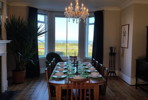 Beautiful beach front house. Sea views. Pet friendly.