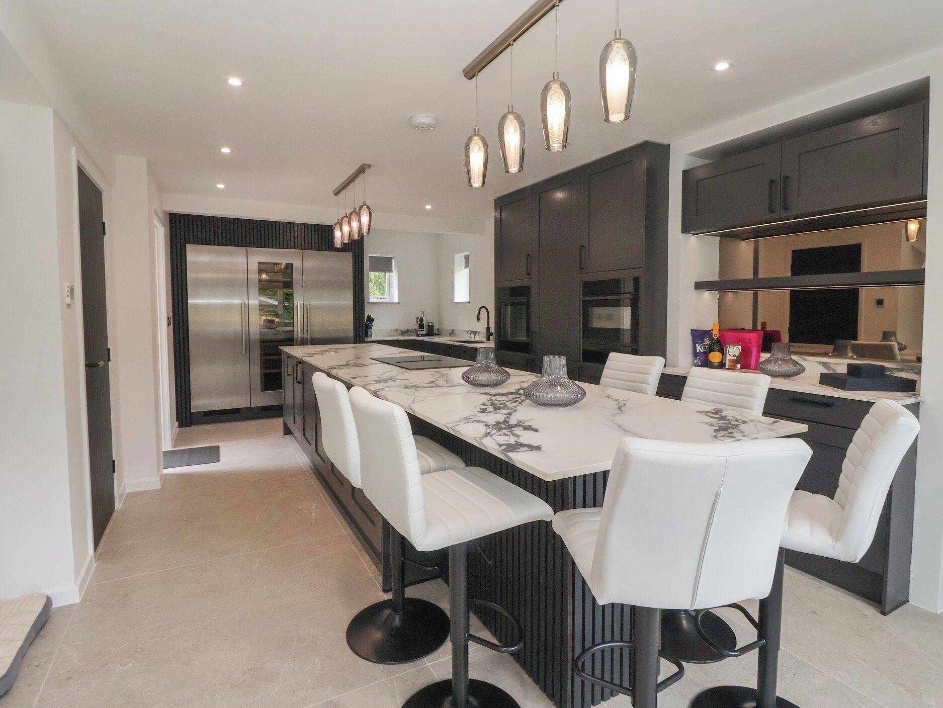 Cottage | Private kitchen | Dishwasher, cookware/dishes/utensils