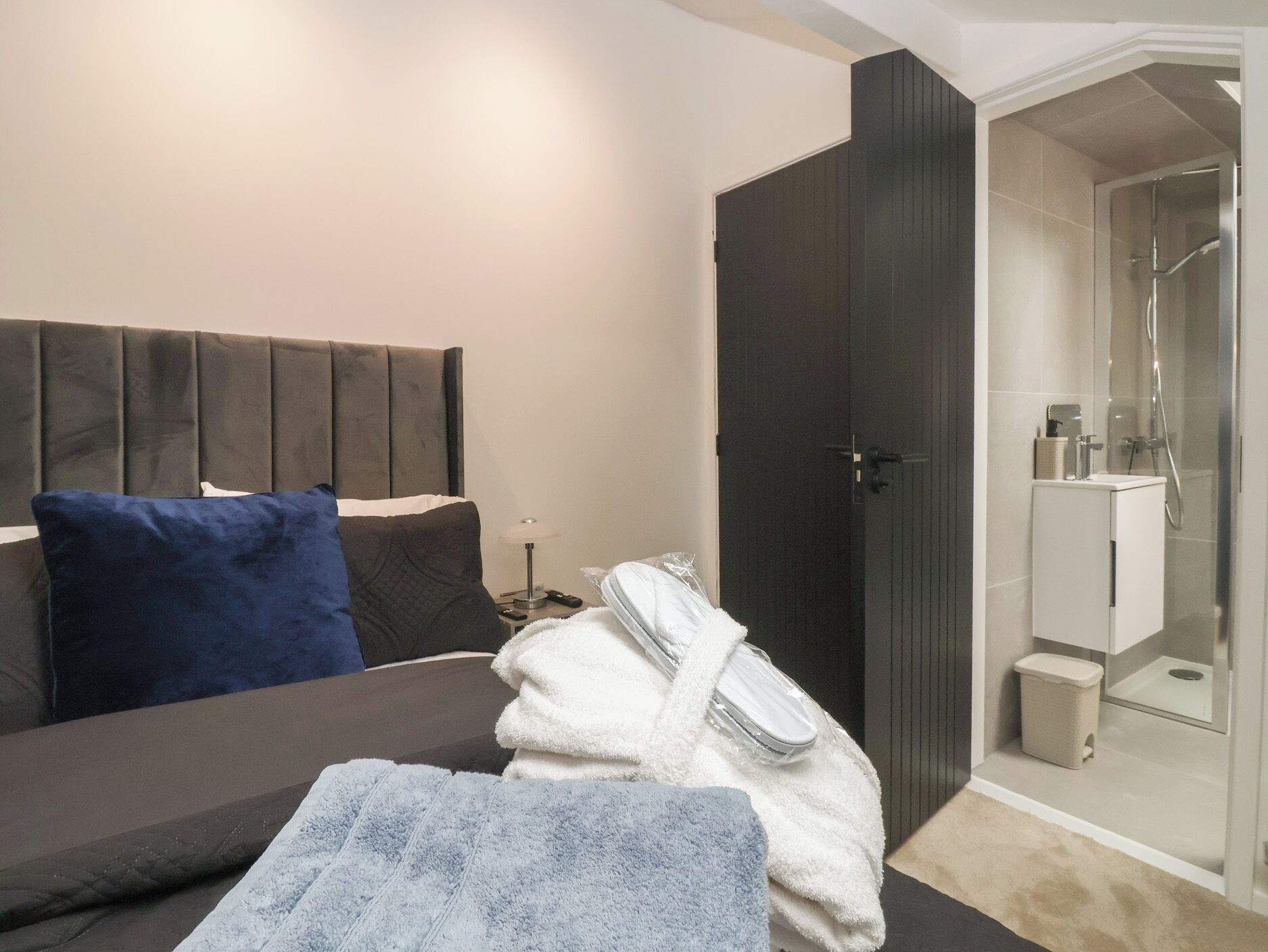 Cottage | Bathroom | Shower