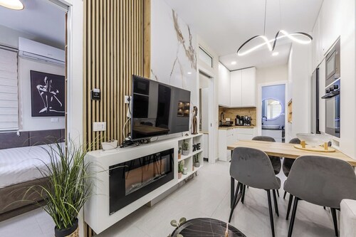 Azure Haven Dhërmi | Modern 2BR Escape by PikHost