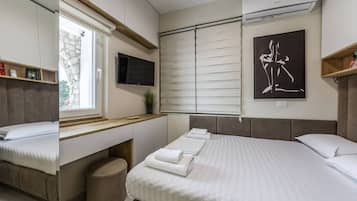 WiFi, bed sheets