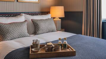 Classic Double Room | In-room safe, desk, iron/ironing board, free WiFi