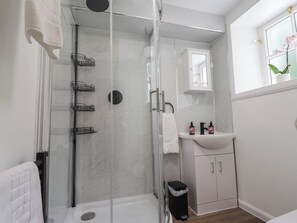 Shower - Station Lodge (Forres)