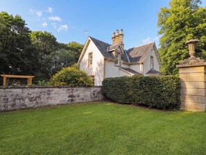 Exterior - Station Lodge (Forres)