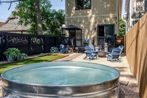 Terrace/patio - Stylish 3BR in Fountain Square Pool, Firepit, Bocce Court + Golden Tee (Indianapolis)