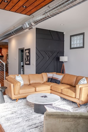Interior - Stylish 3BR in Fountain Square Pool, Firepit, Bocce Court + Golden Tee (Indianapolis)