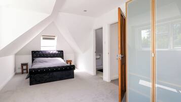 3 bedrooms, WiFi (free), individually decorated, individually furnished