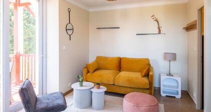 Le Standard Avec Balcon