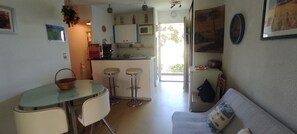 TV - Apartment with pool in Fréjus (Fréjus)