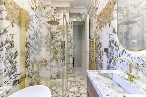 Bathroom - AC | Near Eiffel Tower | 4 BD 10 PAX (Paris)