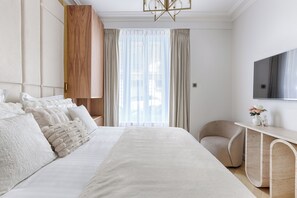 Room - AC | Near Eiffel Tower | 4 BD 10 PAX (Paris)