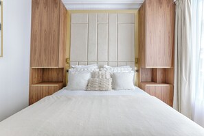 Room - AC | Near Eiffel Tower | 4 BD 10 PAX (Paris)